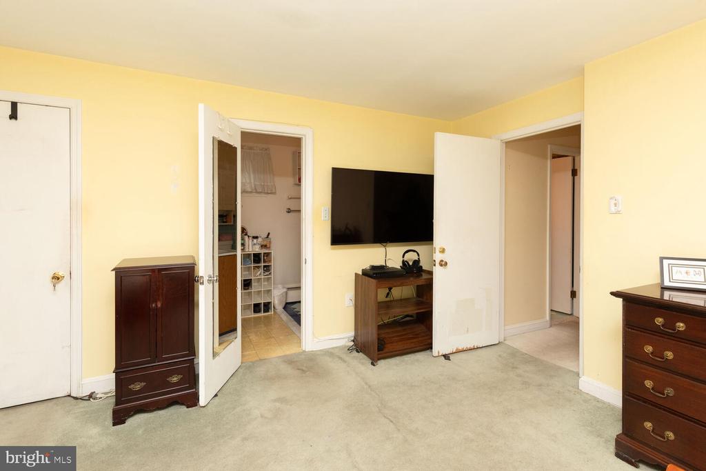 404 Longfield Rd