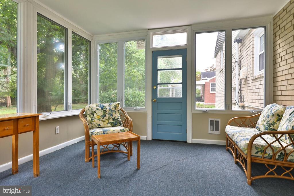 404 Longfield Rd