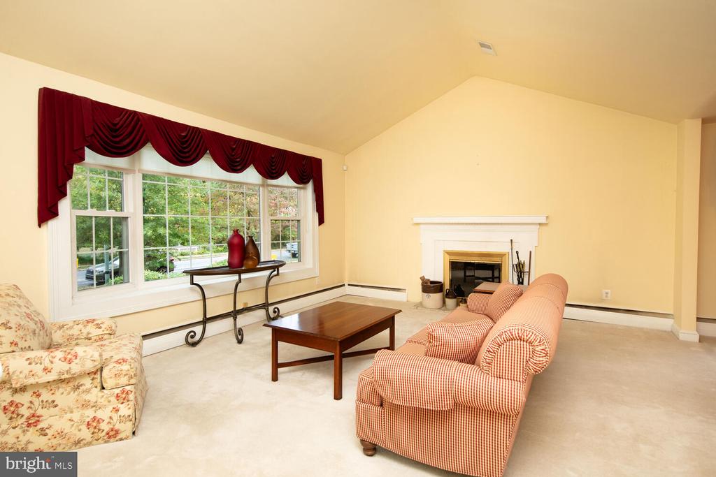 404 Longfield Rd
