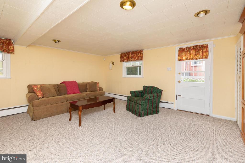 404 Longfield Rd