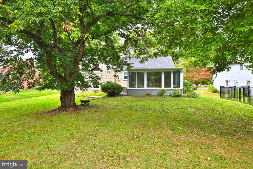 404 Longfield Rd