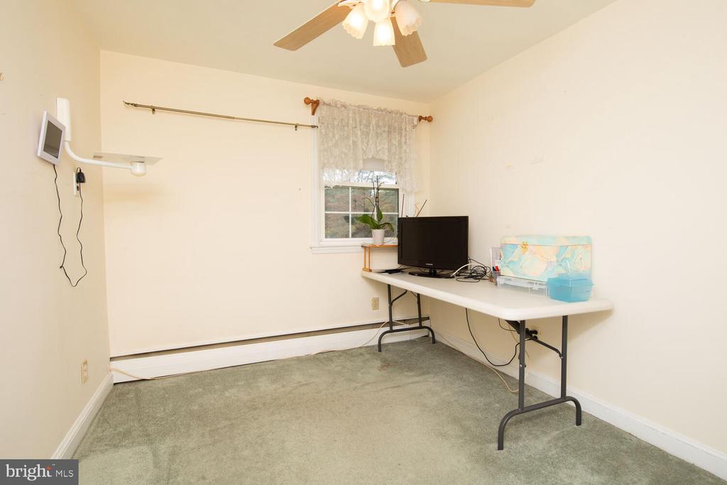 404 Longfield Rd