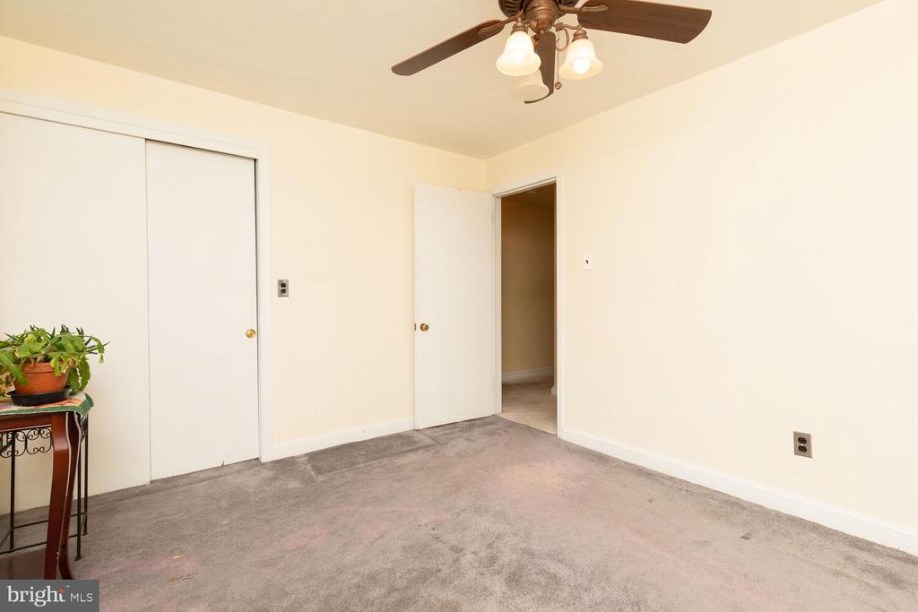 404 Longfield Rd