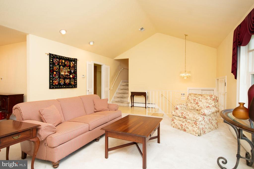 404 Longfield Rd