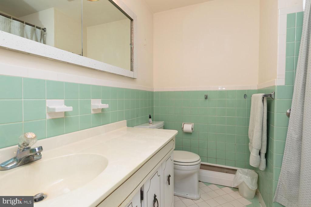 404 Longfield Rd