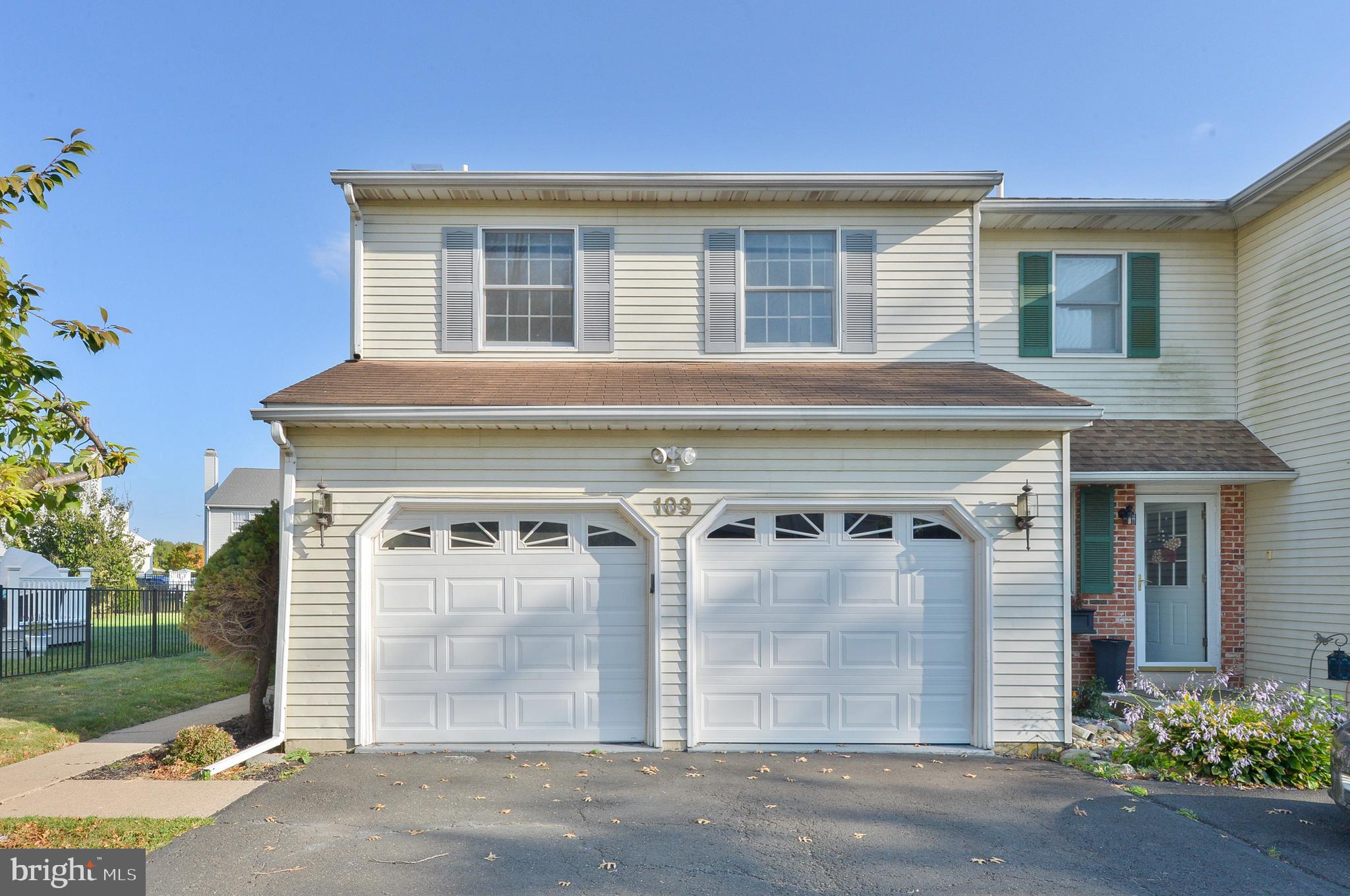 109 Damson Ln