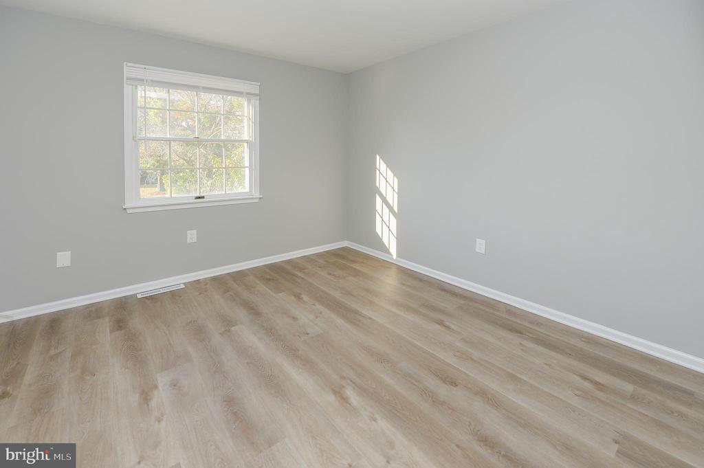 109 Damson Ln