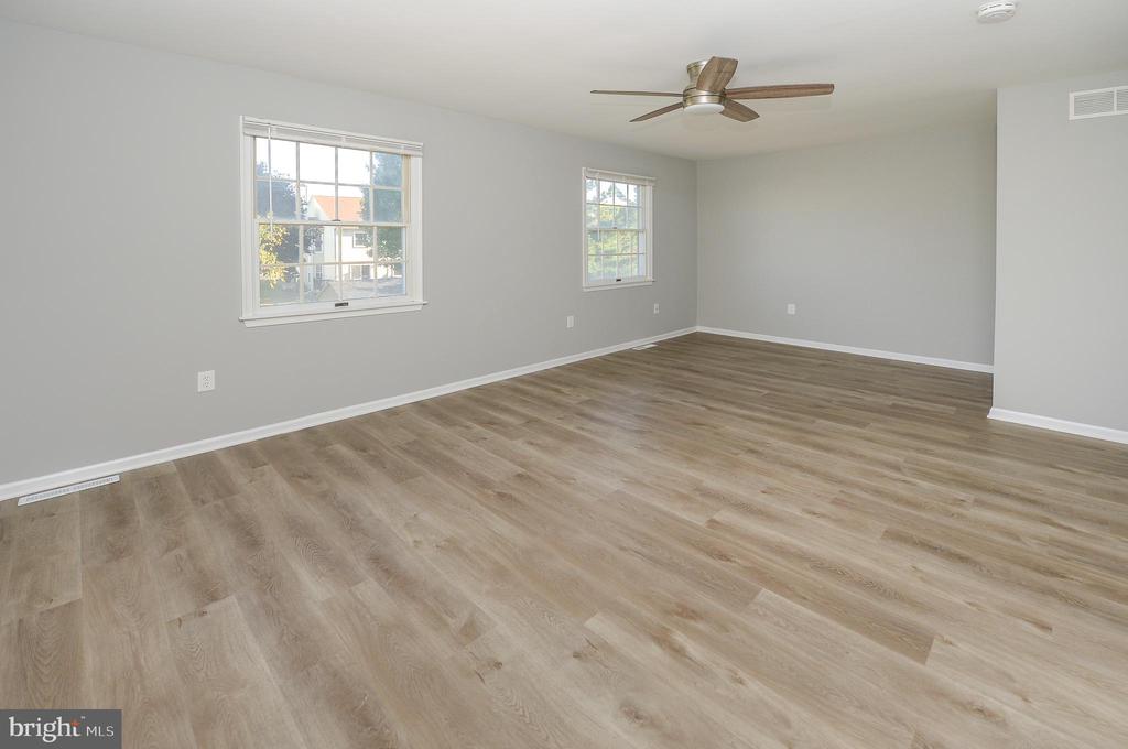 109 Damson Ln