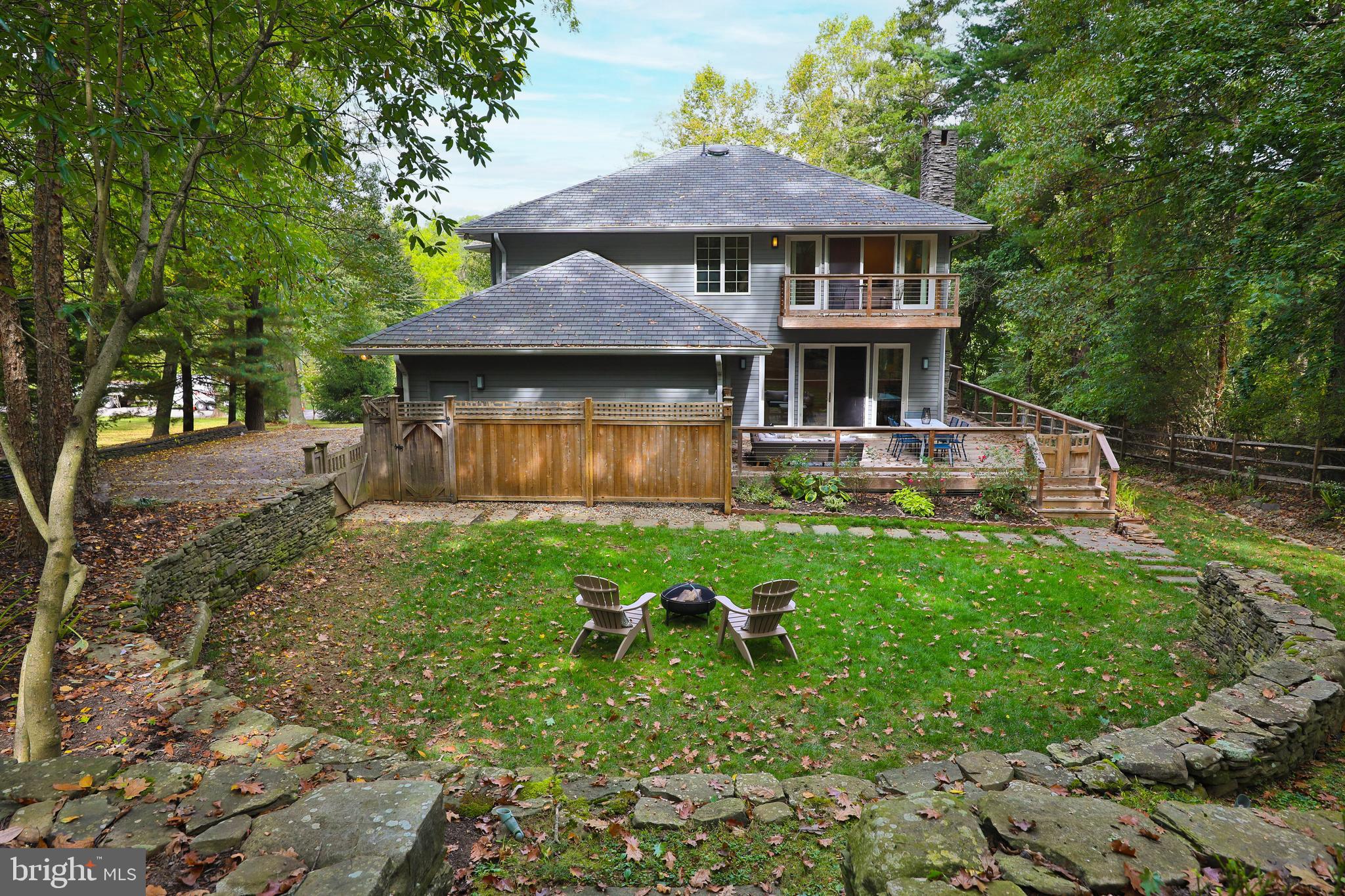 896 Andorra Rd