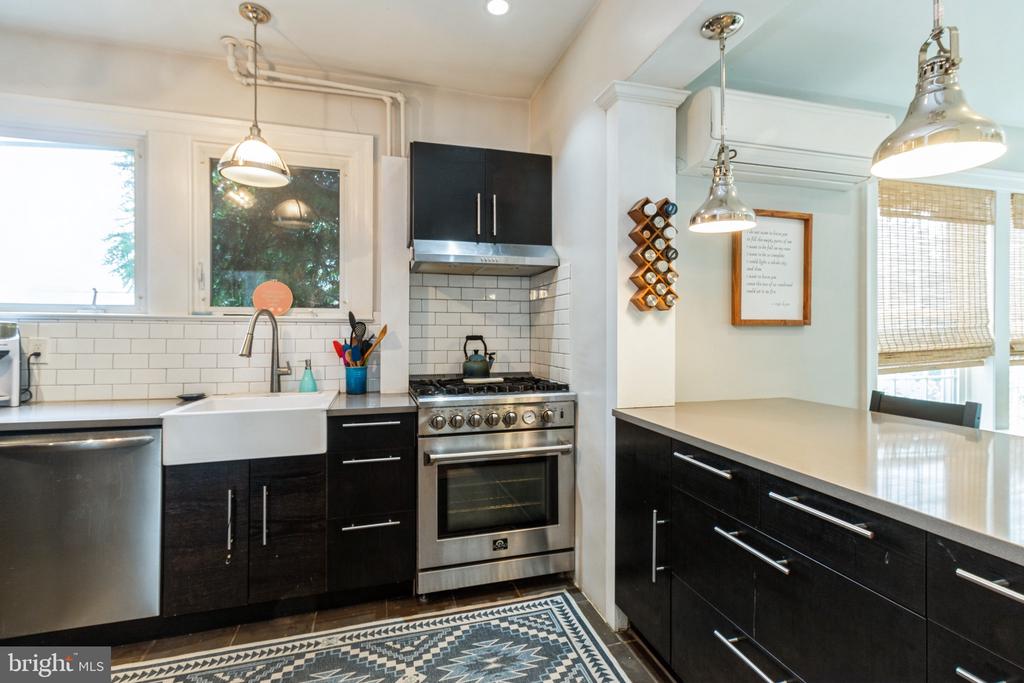 8 Franklin Ave