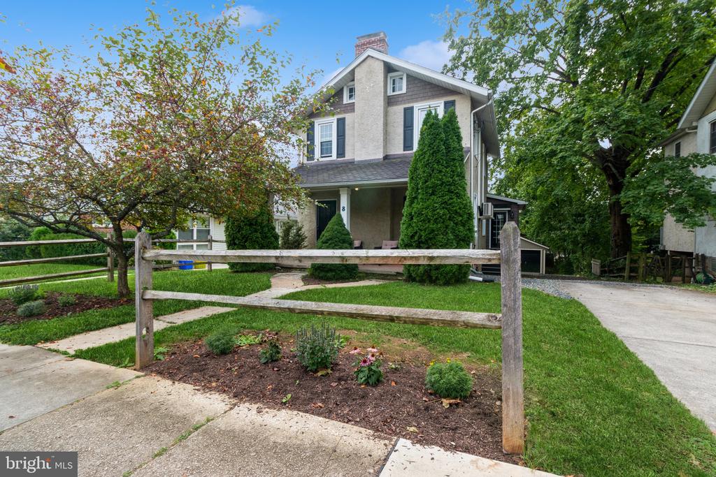 8 Franklin Ave