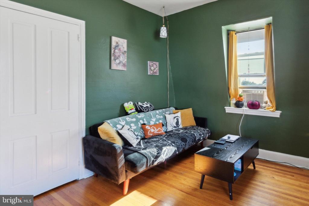 401 West Ave