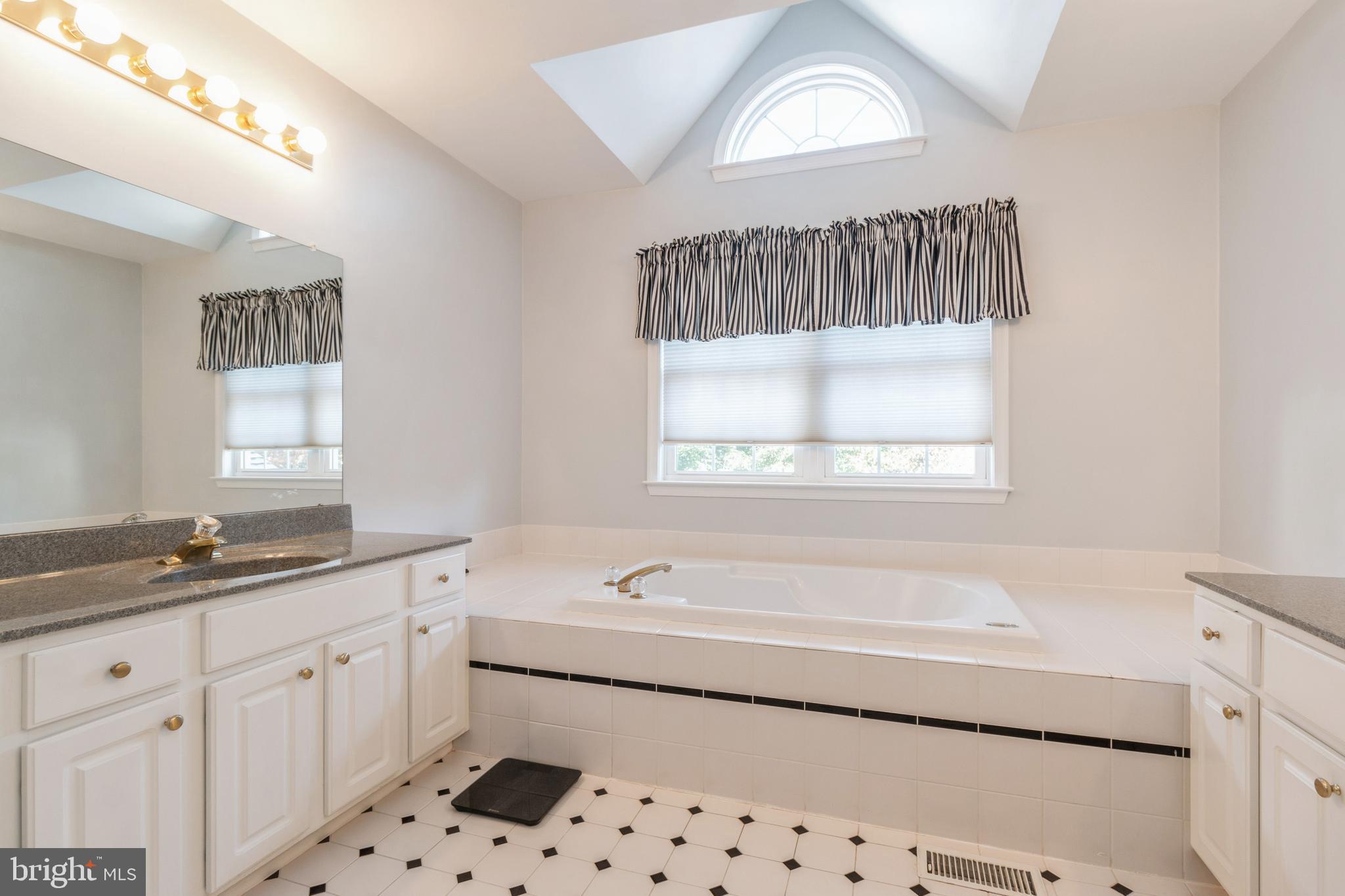 207 Rampart Pl #173
