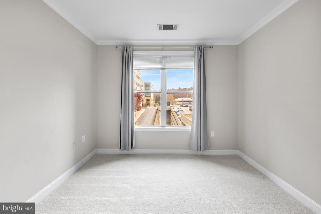 200 W ELM ST #1214