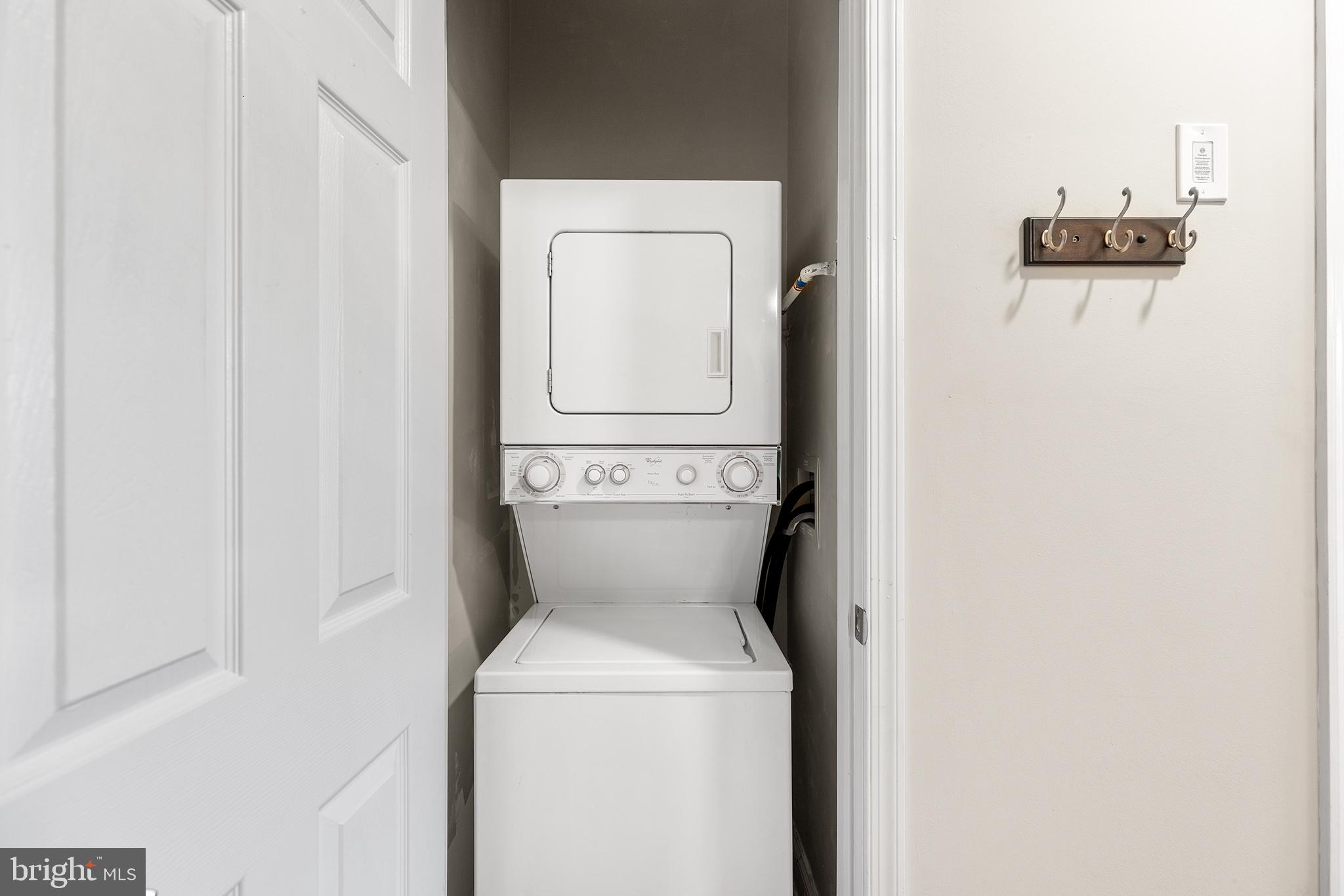 200 W ELM ST #1214
