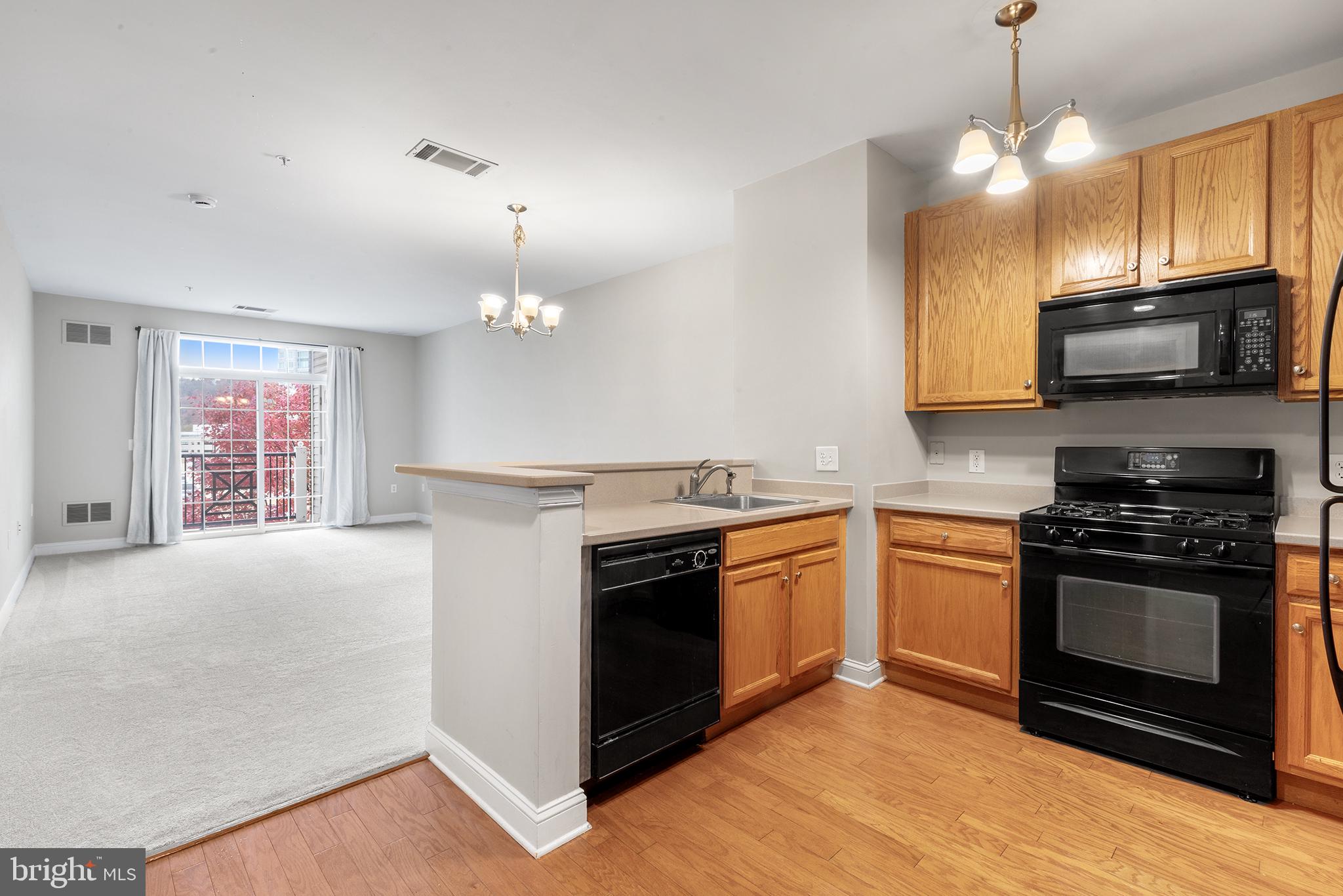 200 W ELM ST #1214