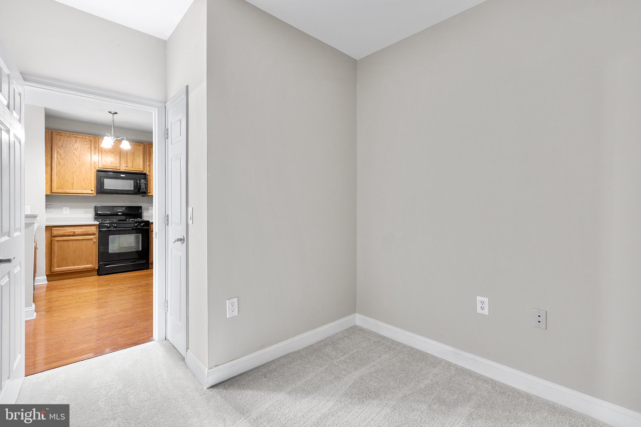 200 W ELM ST #1214