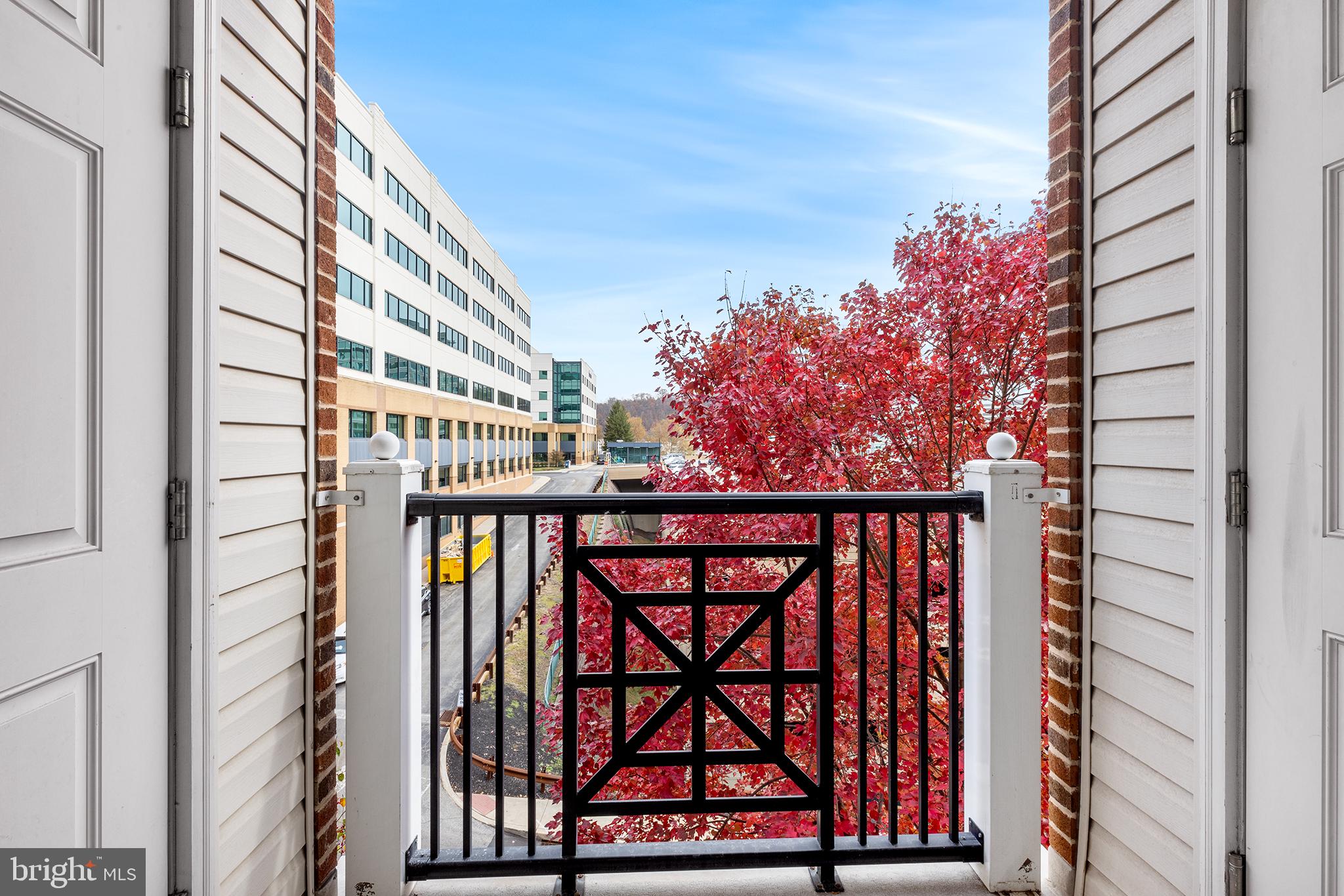 200 W ELM ST #1214