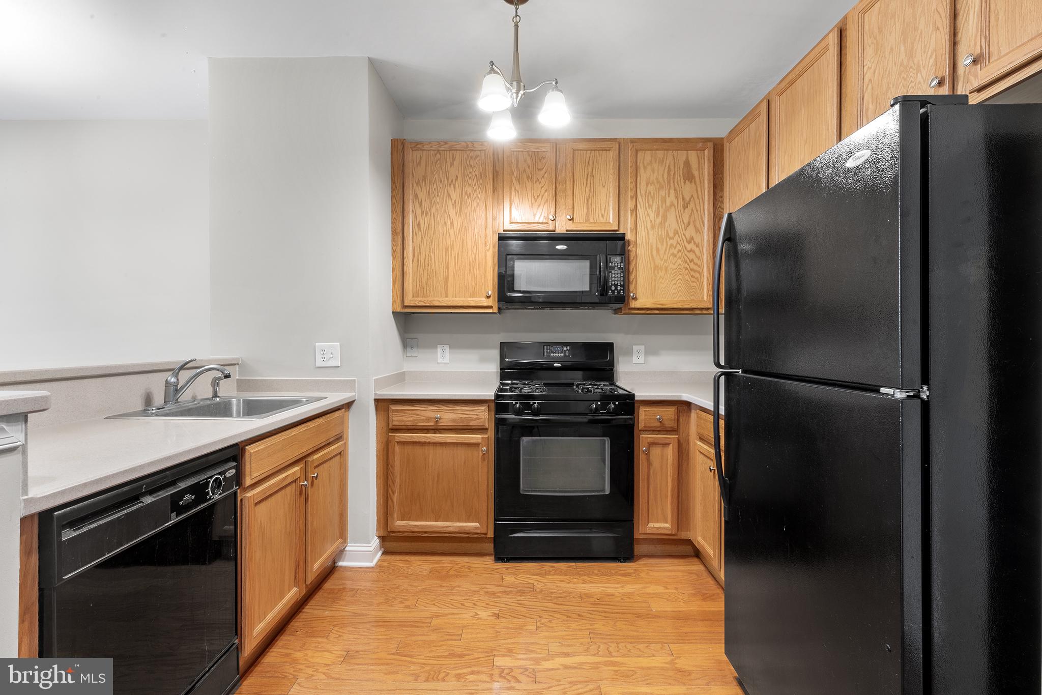 200 W ELM ST #1214