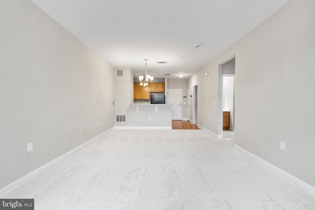 200 W ELM ST #1214