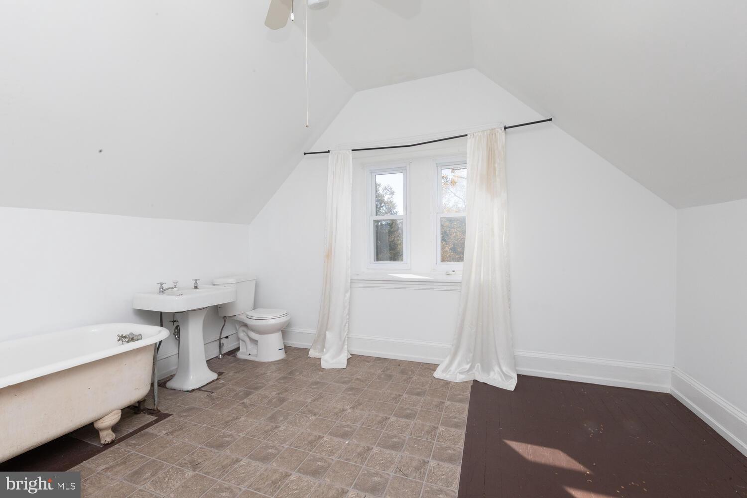 112 BRYN MAWR AVE