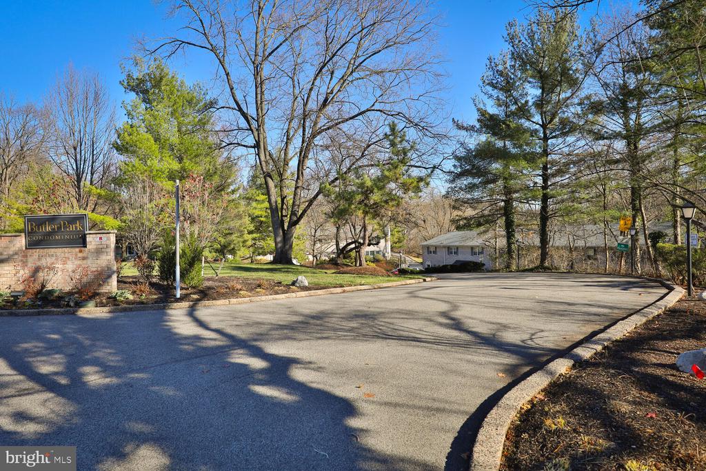 122 Hampstead Dr #122