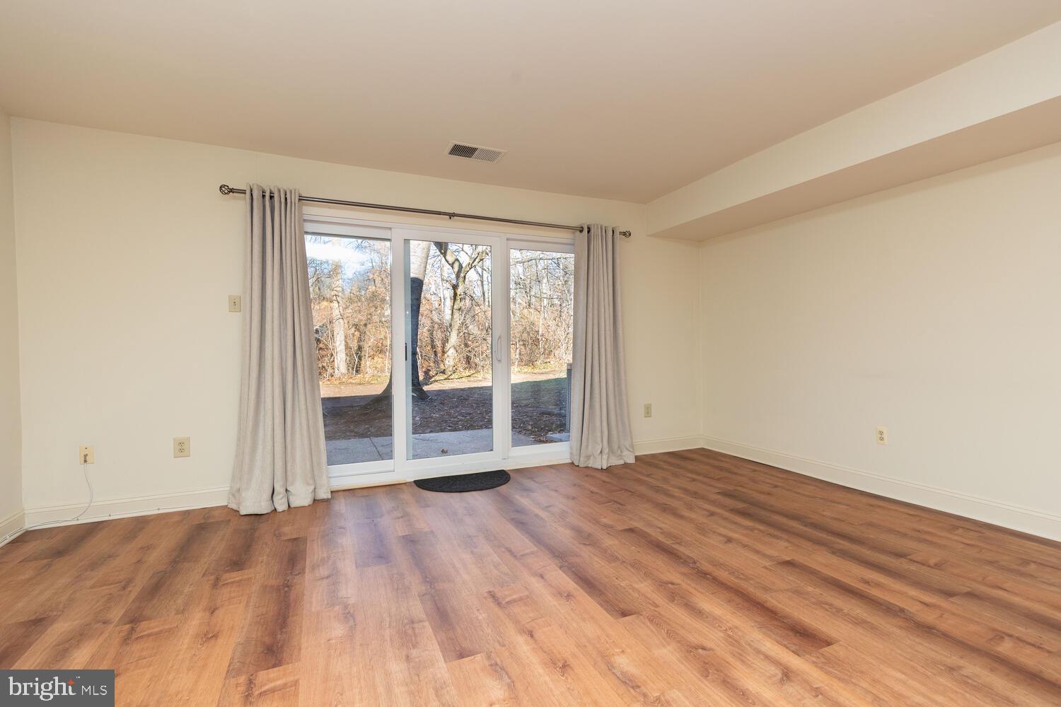 122 Hampstead Dr #122