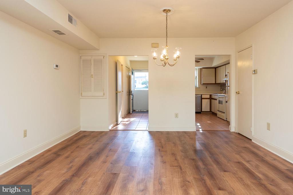 122 Hampstead Dr #122