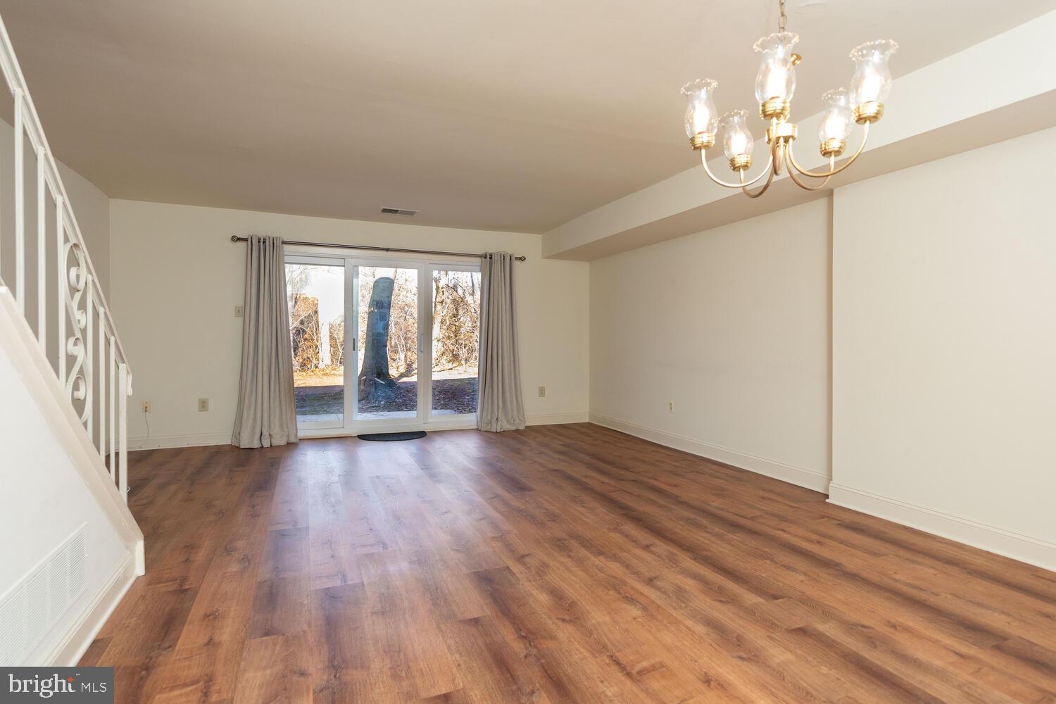 122 Hampstead Dr #122