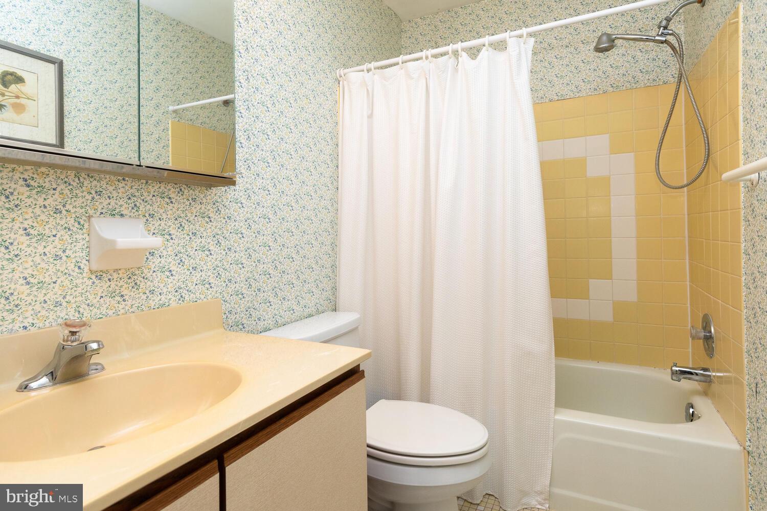 122 Hampstead Dr #122