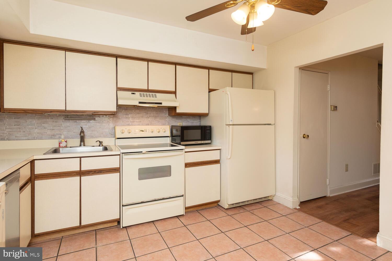 122 Hampstead Dr #122