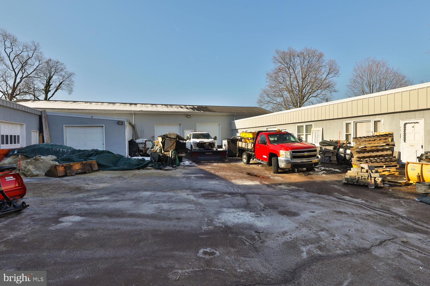 420 W Poplar St