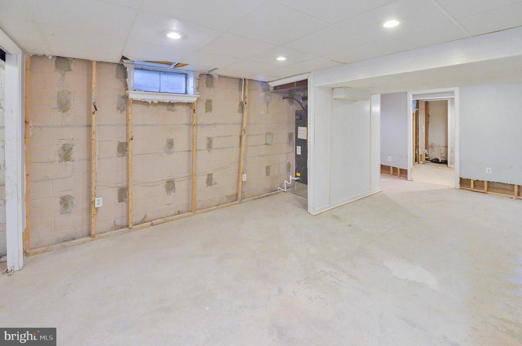 351 Huckleberry Ln
