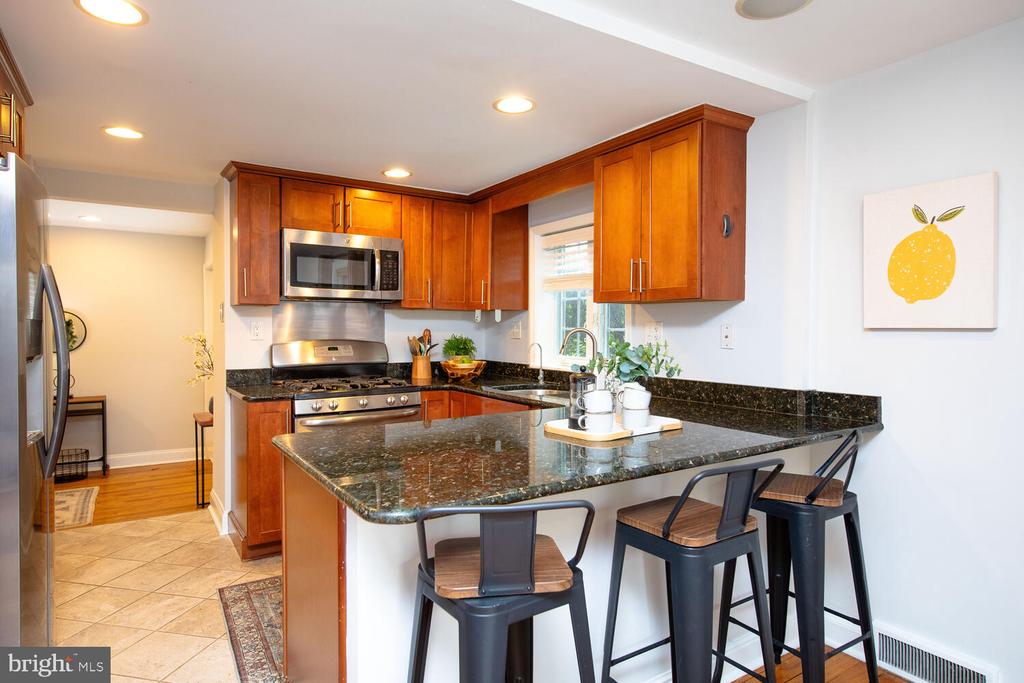 408 E Wynnewood Rd