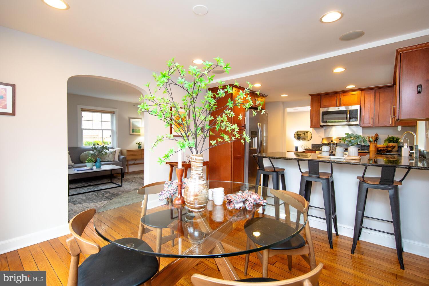 408 E Wynnewood Rd