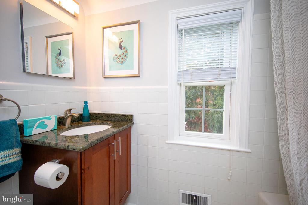 408 E Wynnewood Rd