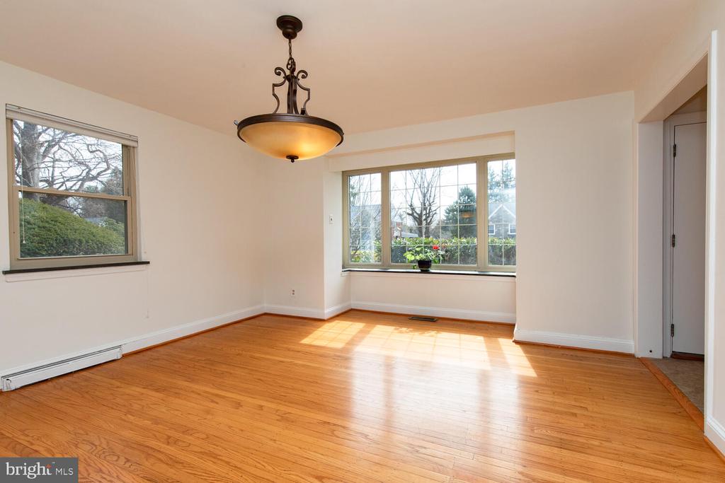 127 Kingston Rd