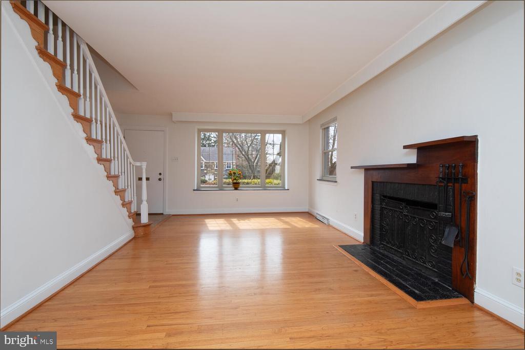 127 Kingston Rd