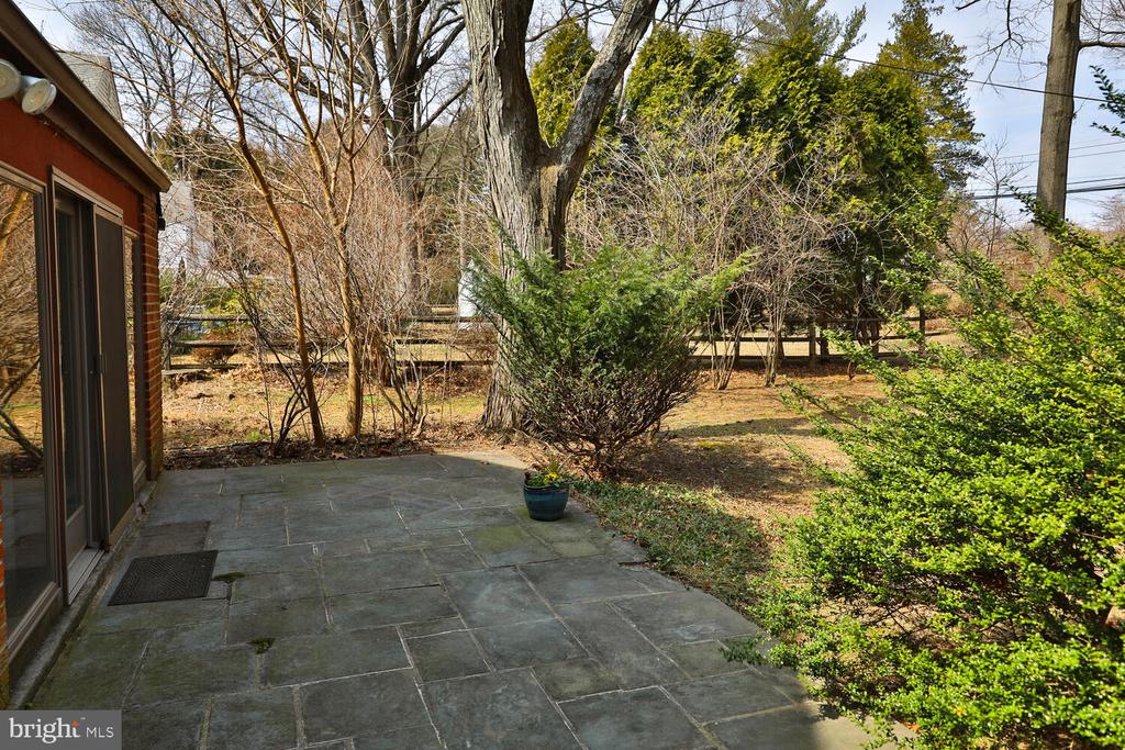 127 Kingston Rd