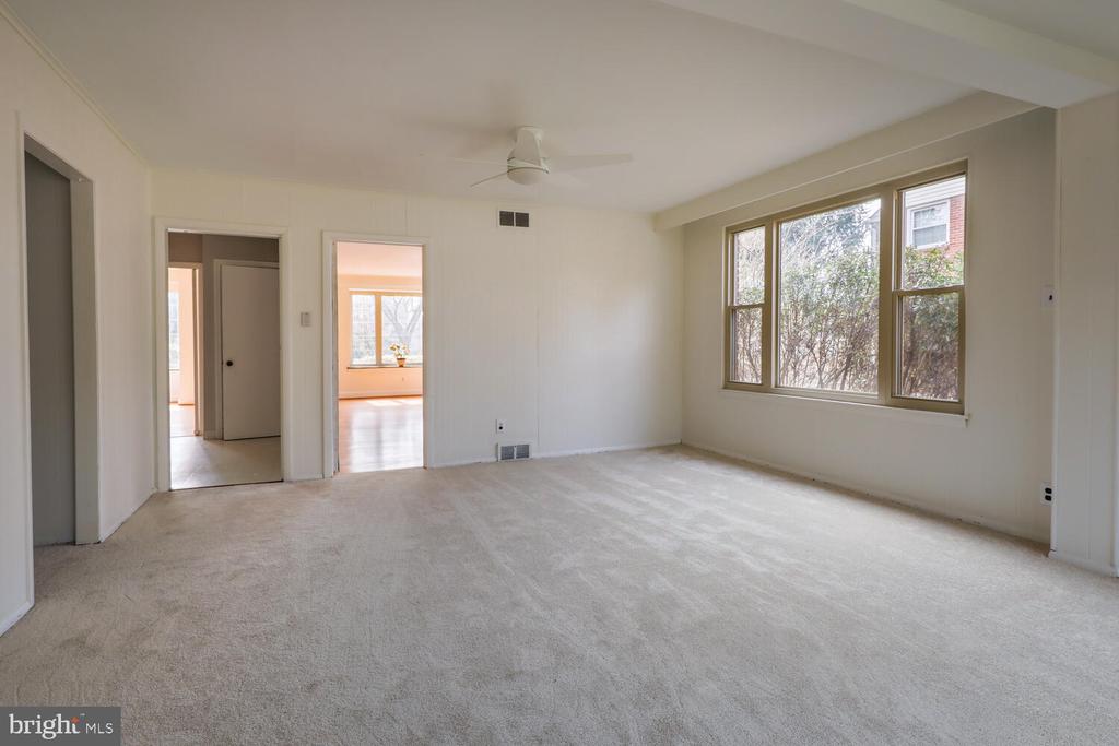 127 Kingston Rd