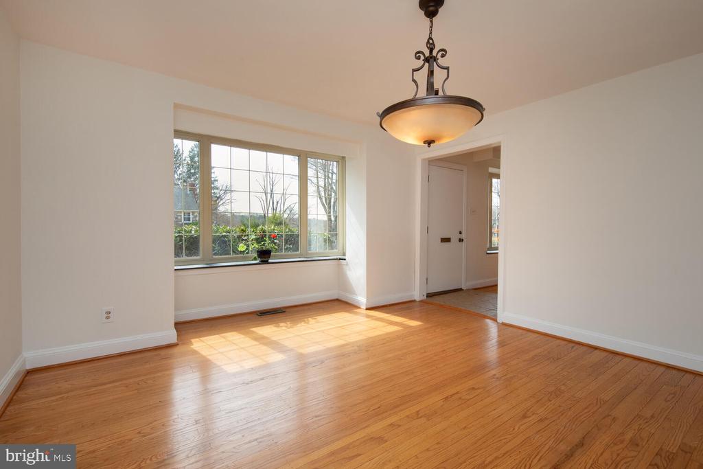 127 Kingston Rd