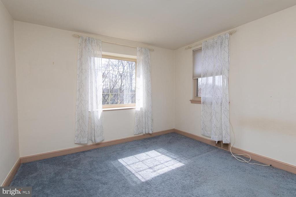 127 Kingston Rd