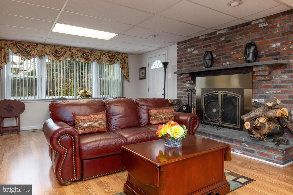 7815 Chandler