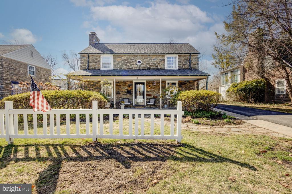 18 Rose Ln
