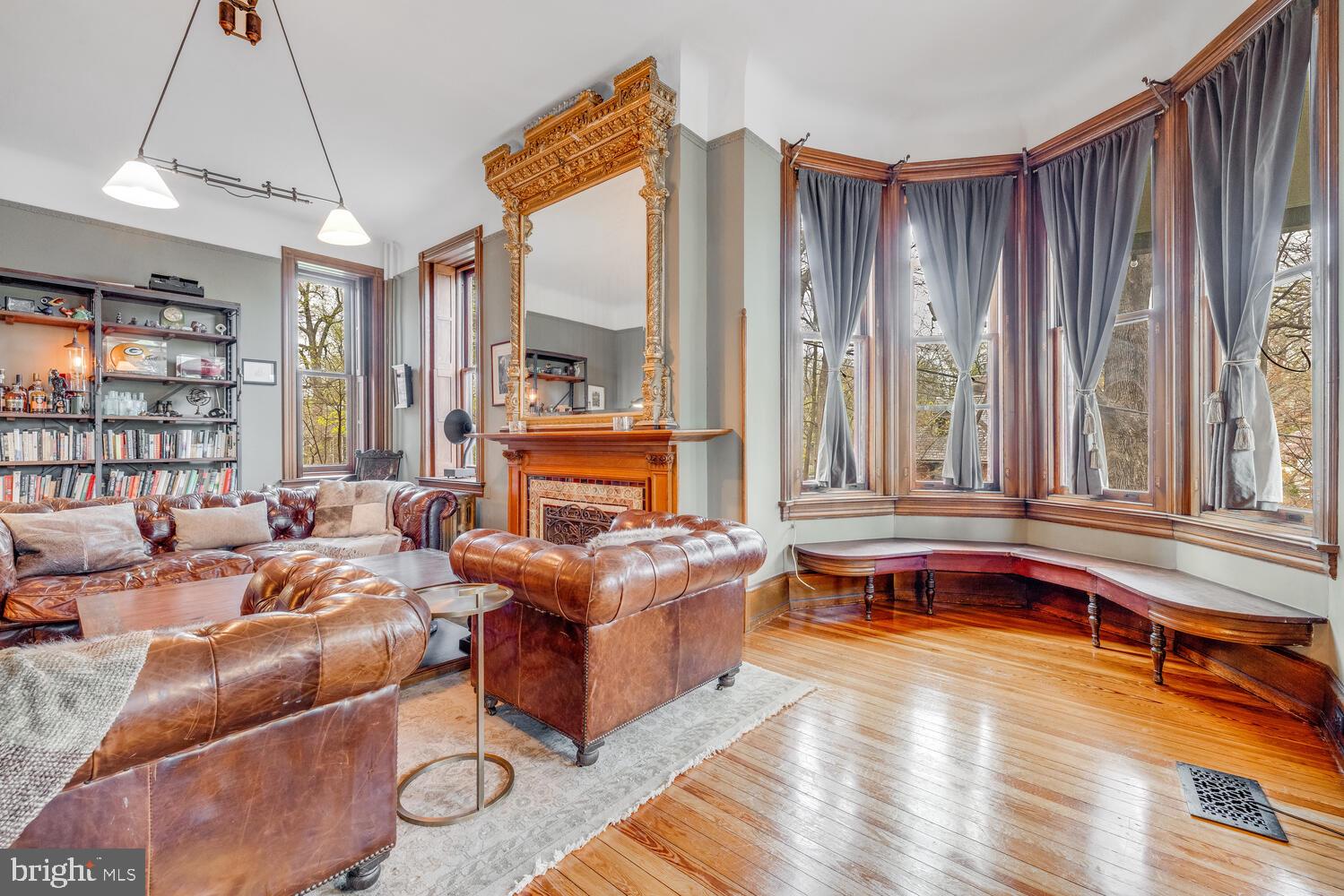 157 Fernbrook Ave
