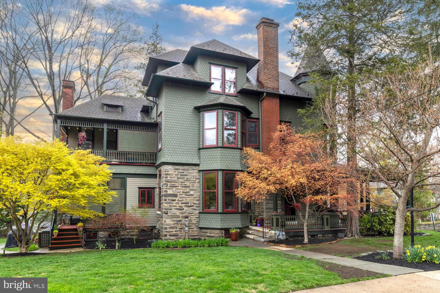 157 Fernbrook Ave