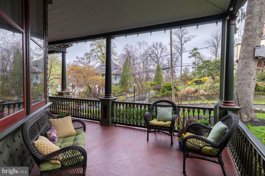 157 Fernbrook Ave