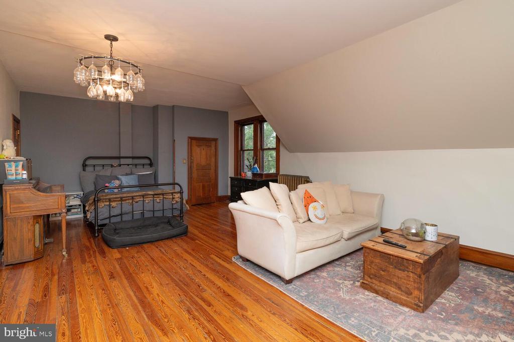 157 Fernbrook Ave