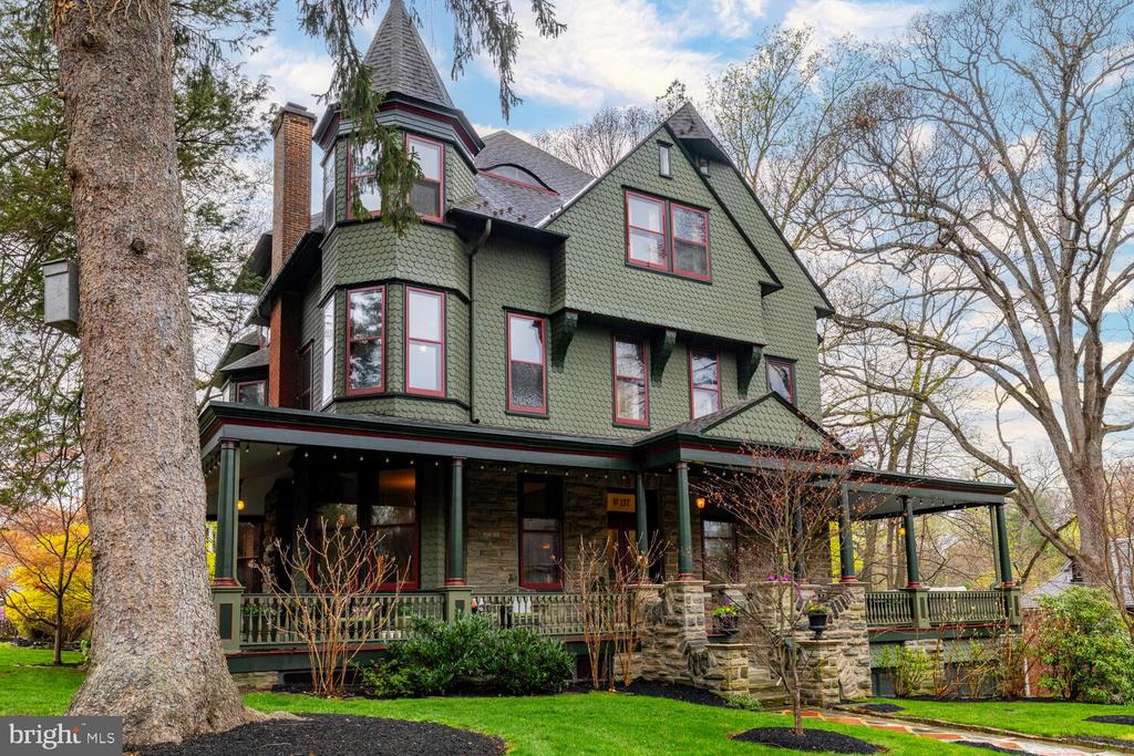 157 Fernbrook Ave
