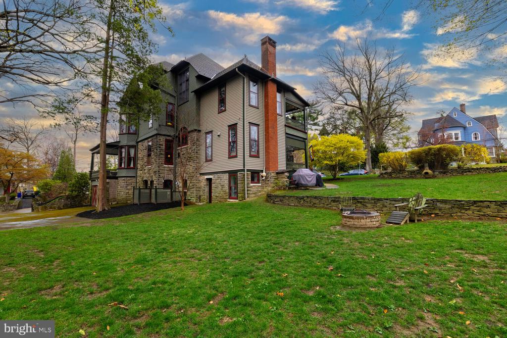 157 Fernbrook Ave